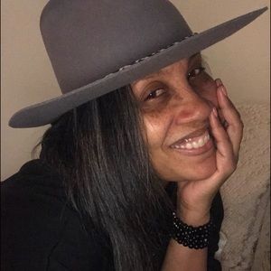 Meet your Posher, Leah